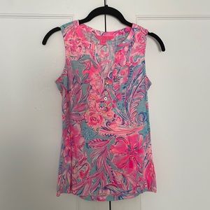 Never worn, sleeveless Lilly Pulitzer blouse.